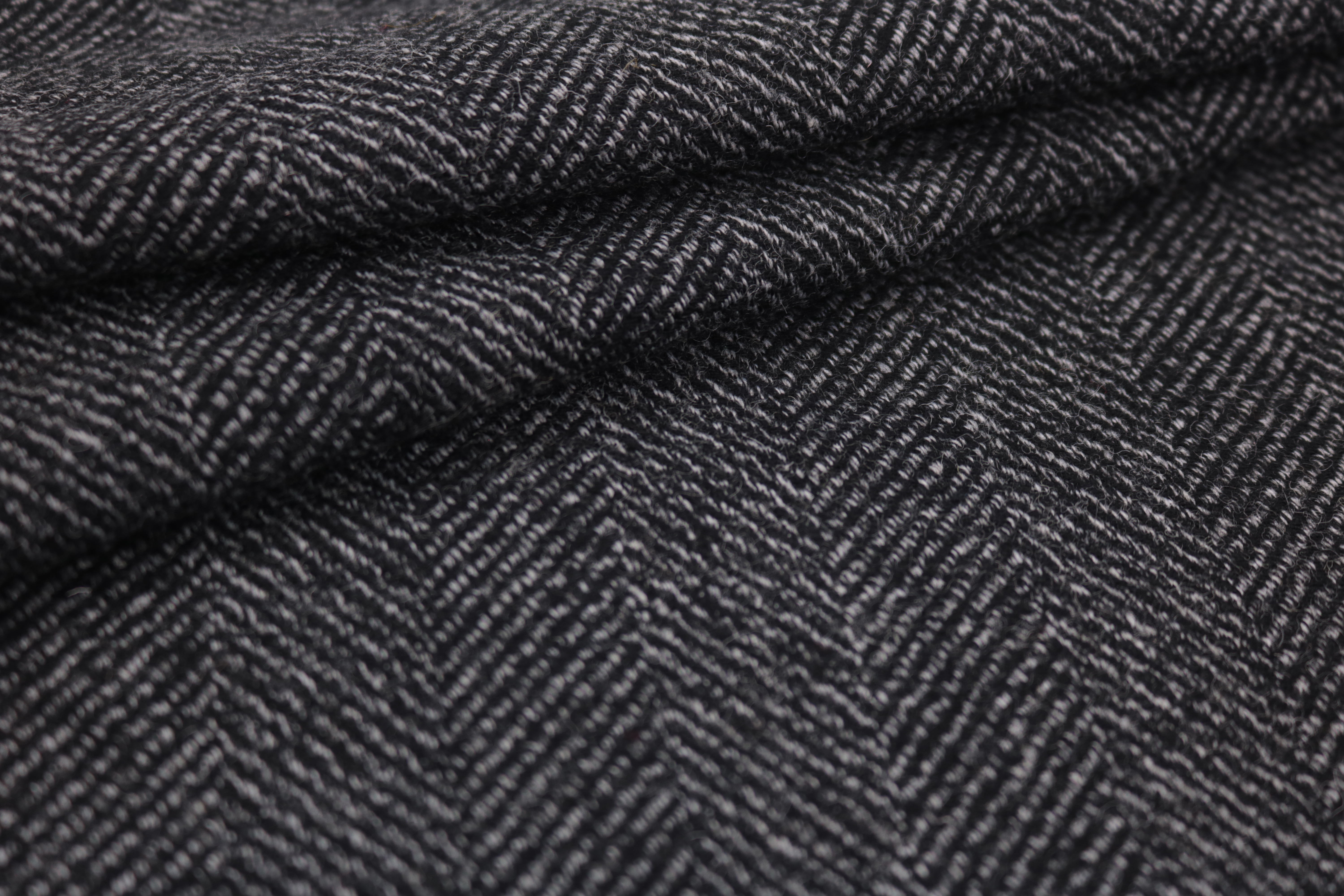 RA 022400 (Black - white)