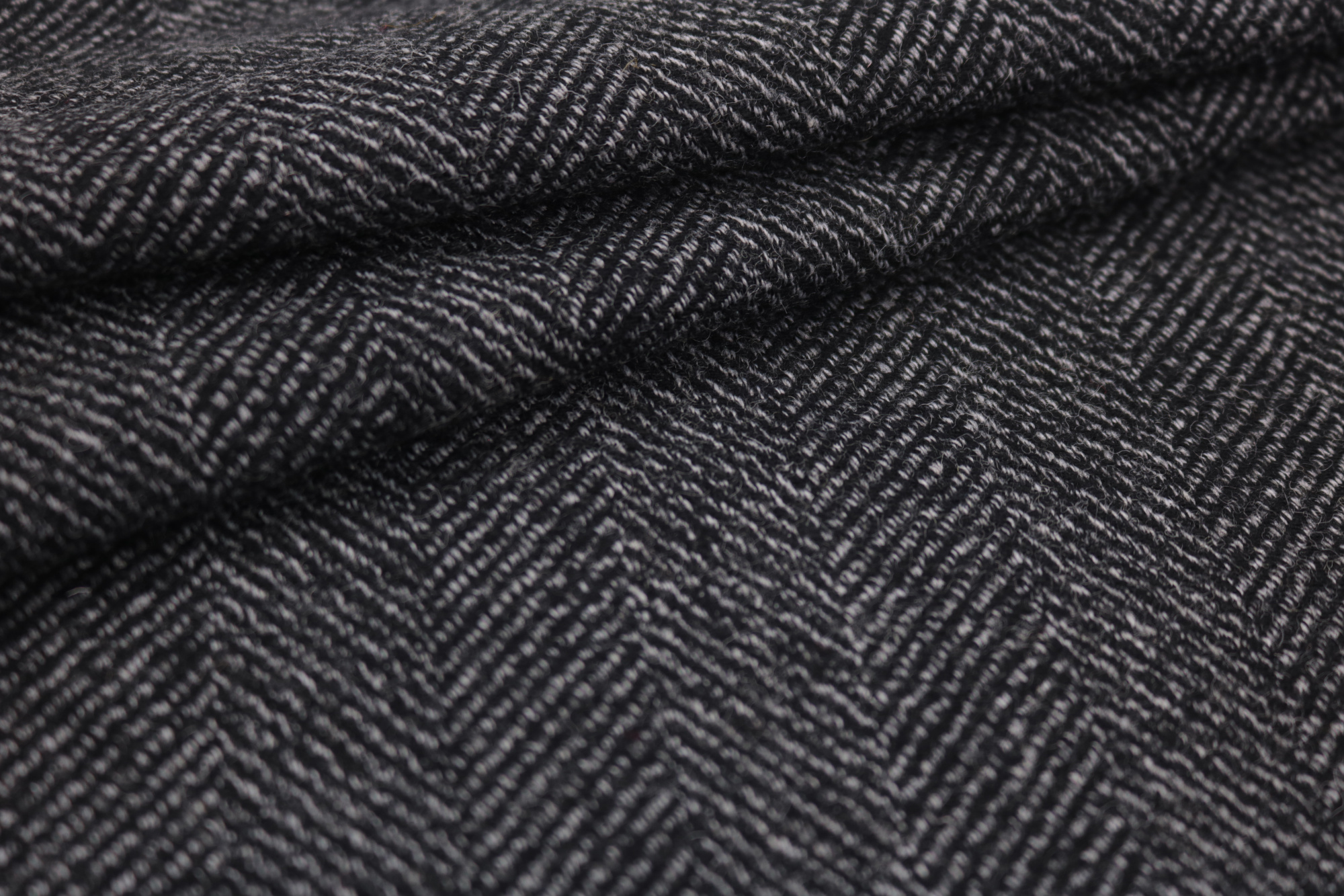 RA 022400 (Black - white)